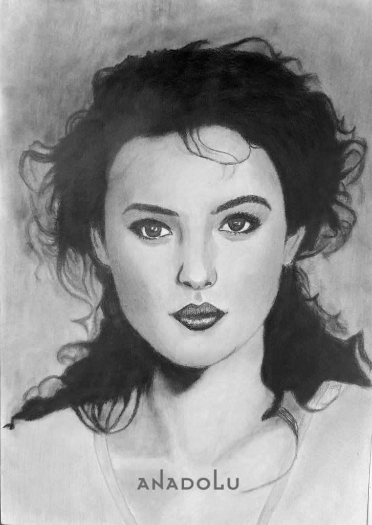 Karakalem Kadın Potre Çizimleri Konyada