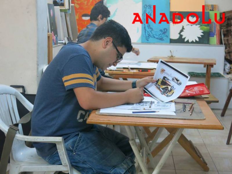 Renkli Kuruboya Araba Çizimi Konyada